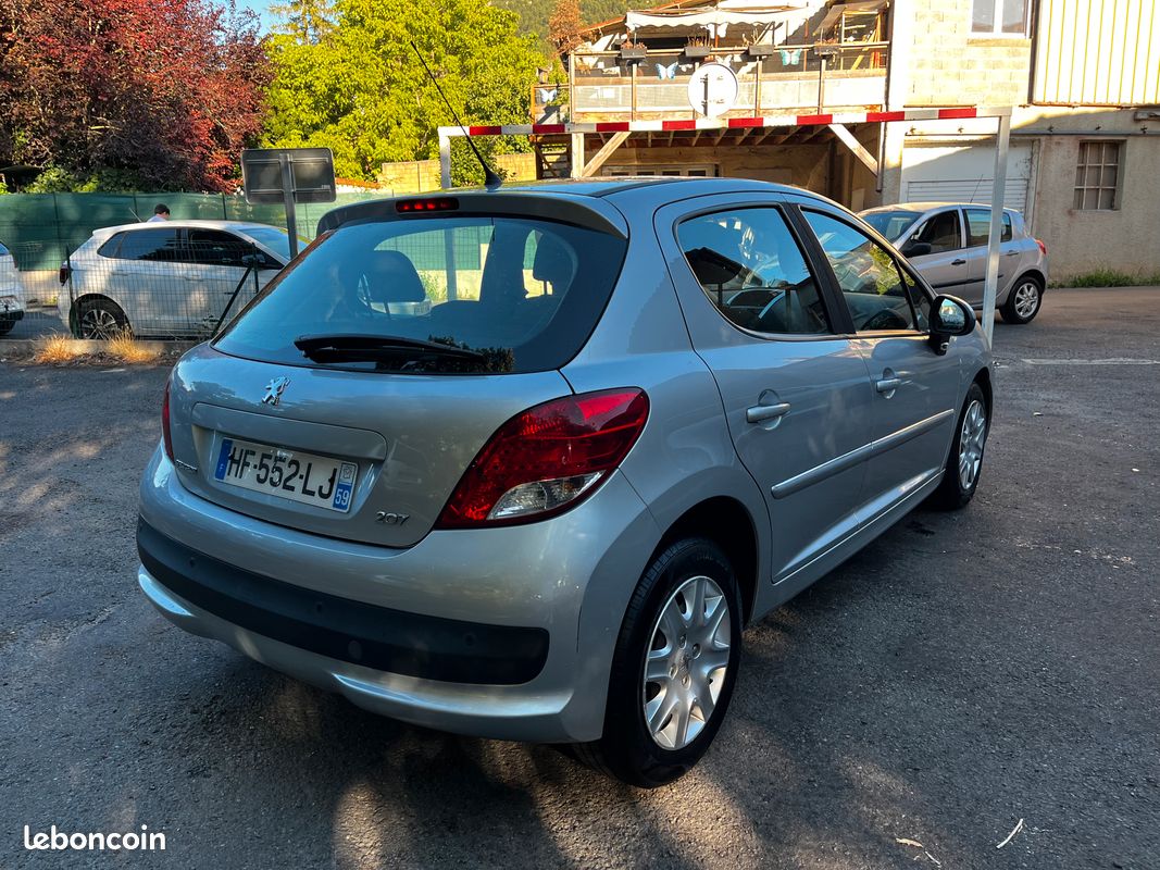 Peugeot 207 1.4 95CH ACTIVE (image 3)