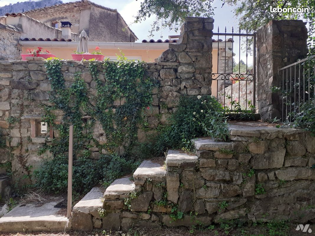 Appartement 3 pièces 70 m² · à Saint-Hippolyte-du-Fort · 70 m² · 830 €