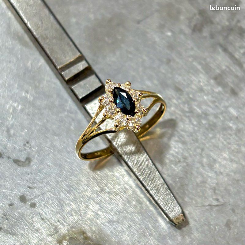 Bague Marguerite Marquise Or Jaune 18 Carats Saphir Diamants