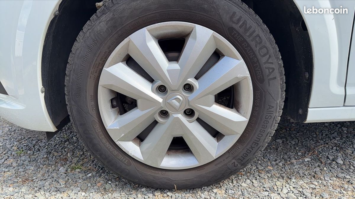 Dacia Sandero 1.0 SCe 65 Essentiel (image 18)