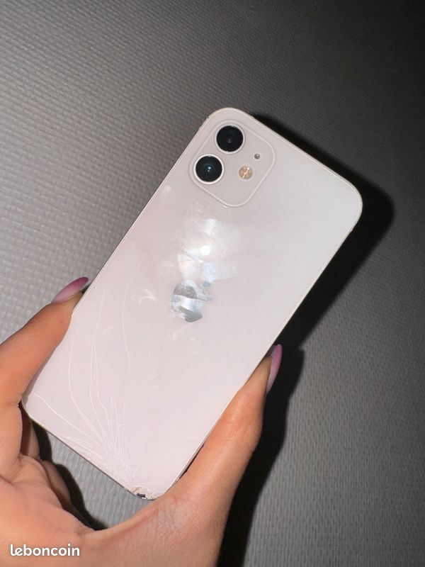 IPhone 12 (image 3)