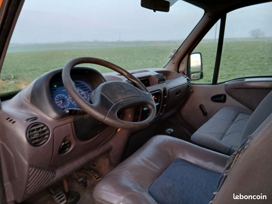 Master 2100 Euros Utilitaires master-2100-euros-utilitaires