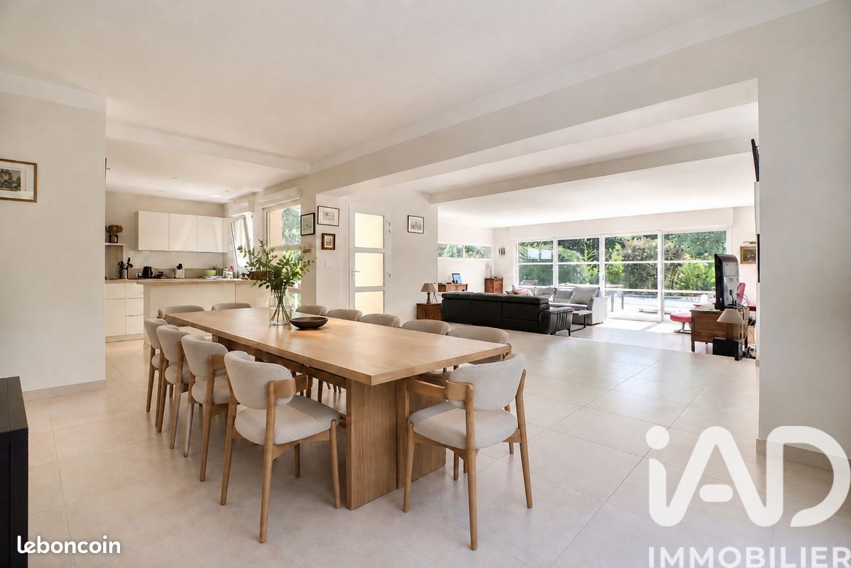 Maison 5 pièces 146 m² · à Saint-Raphaël · 146 m² · 749 000 €