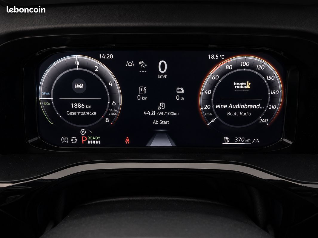 VOLKSWAGEN T7 MULTIVAN STYLE LONG 4MOTION eHYBRID • 4MOTION • DCC • HUD • HARMAN/KARDON (image 6)