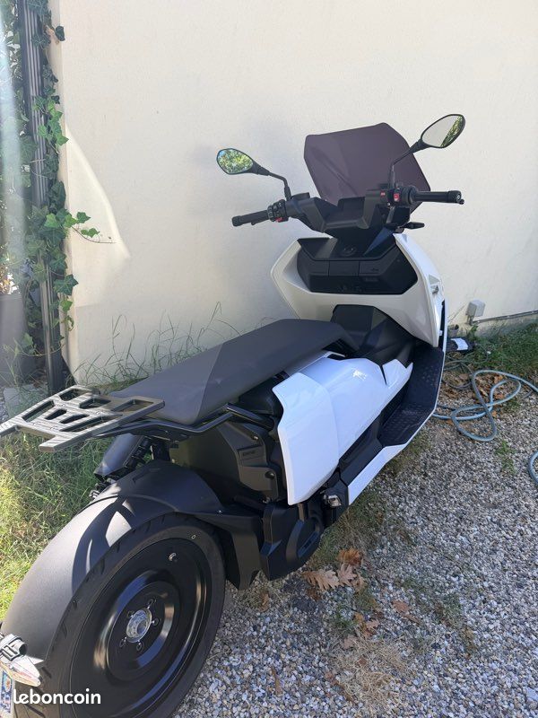 Bmw ce04 avec alarm (image 2)