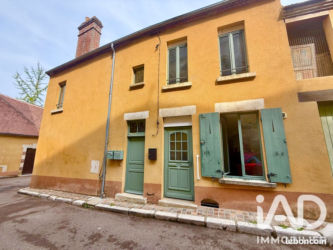Immeuble 2 pièces 120 m² · à Saint-Amand-en-Puisaye · 120 m² · 91 500 €