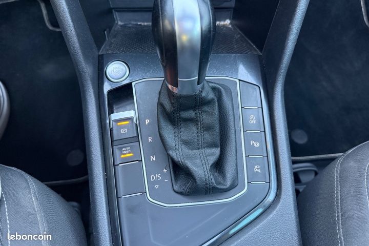 Volkswagen Tiguan 2.0 TDI 150 DSG7 Carat Exclusive / CARPLAY / TOIT OUVRANT / CAMERA 360 / REGULATEUR ACC (image 27)
