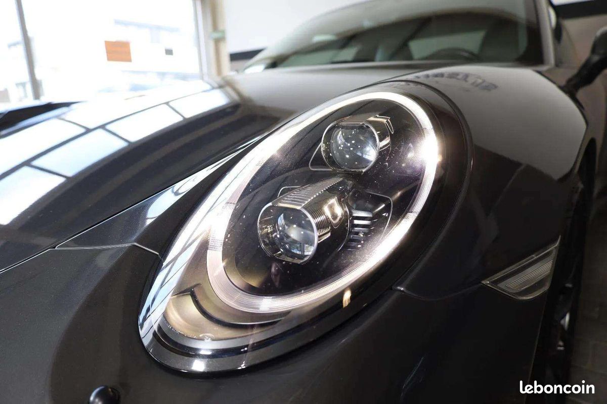 Porsche 911 TARGA 4 GTS * 450 ch * PDK * Burmester * PDLS+ * R20 (image 8)