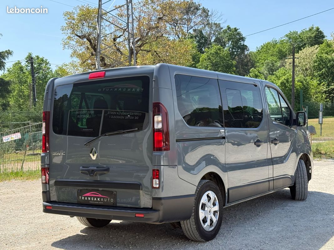RENAULT TRAFIC III Combi Phase 3 L1 2.0 dCi 16V EDC6 SS Intens 9 Places (image 3)