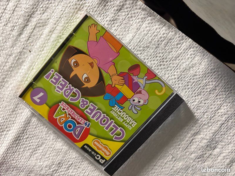 DORA L'EXPLORATRICE DORA ET LES TROIS PETITS COCHONS - Jeu STORIO VTECH
