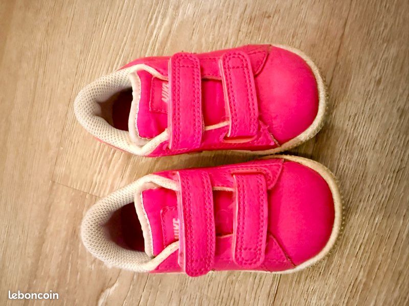 Chaussures Nike bébé – Taille 19,5 – Rose (image 2)