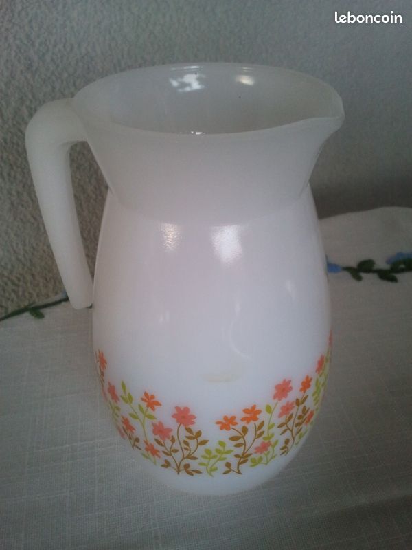 Cruche - Pichet en arcopal (image 1)