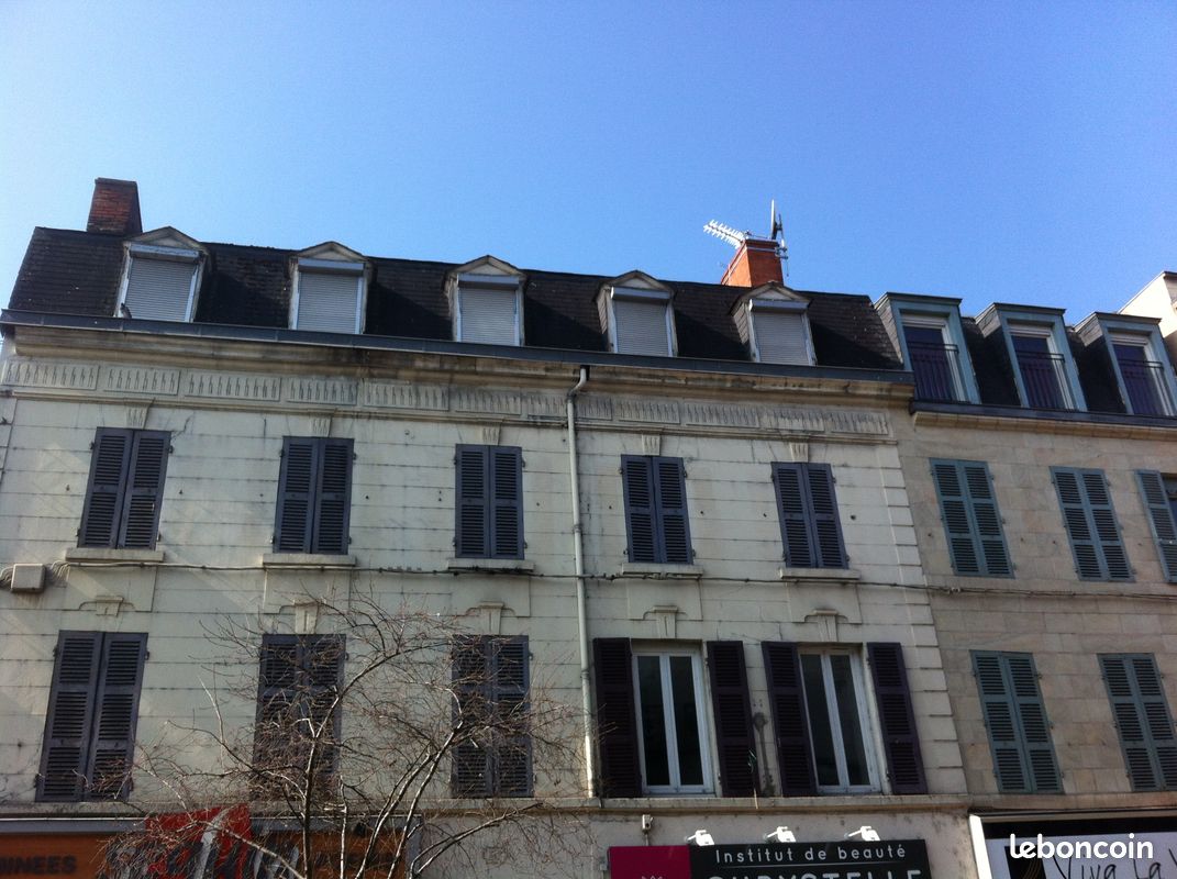 Immeuble 15 pièces 343 m² · à Montluçon · 343 m² · 19 000 €