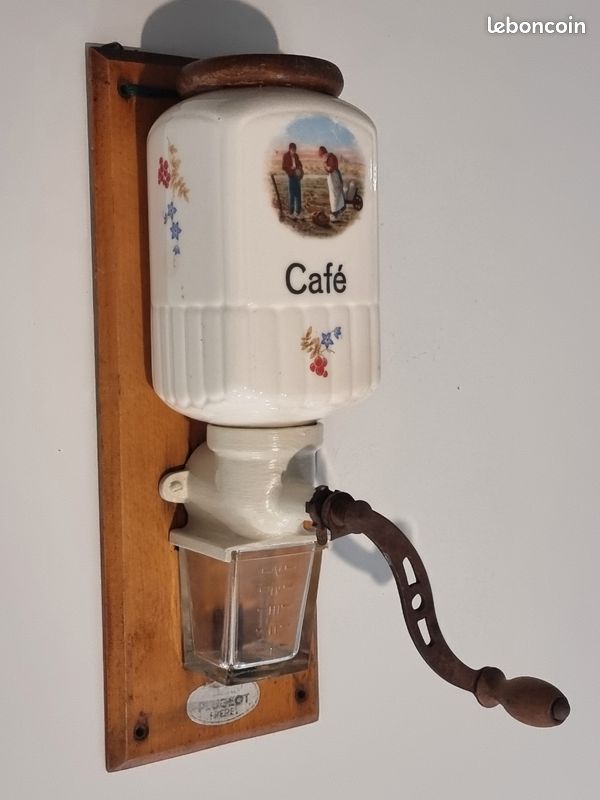 Rare moulin à café mural Peugeot frères angélus (image 1)