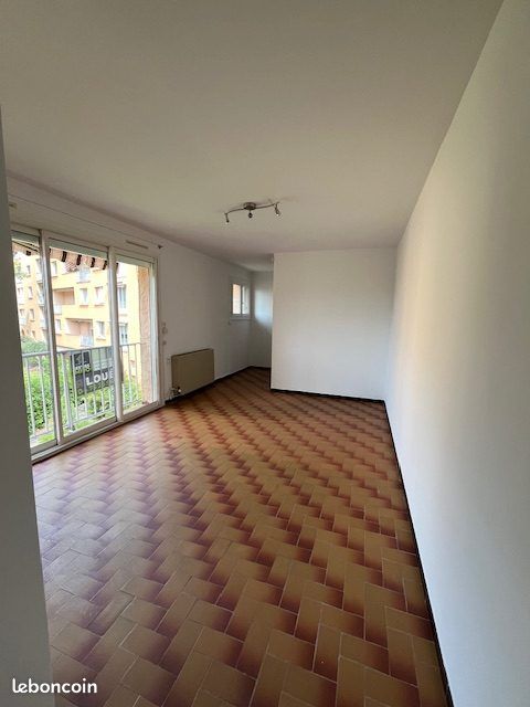 Appartement 1 pièce 32 m² · à Nyons · 32 m² · 500 €