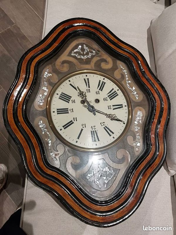 Horloge œil de boeuf (image 1)