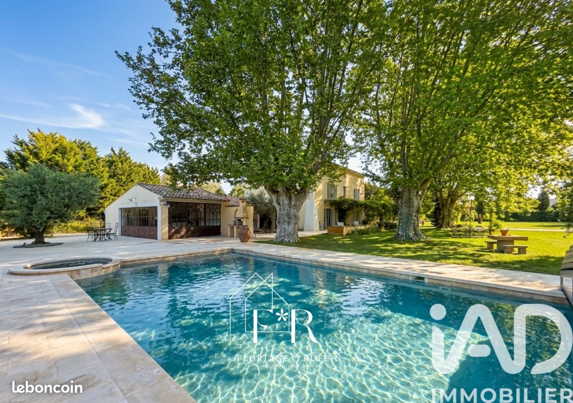 Maison 9 pièces 303 m² · à Pernes-les-Fontaines · 303 m² · 1 690 000 €