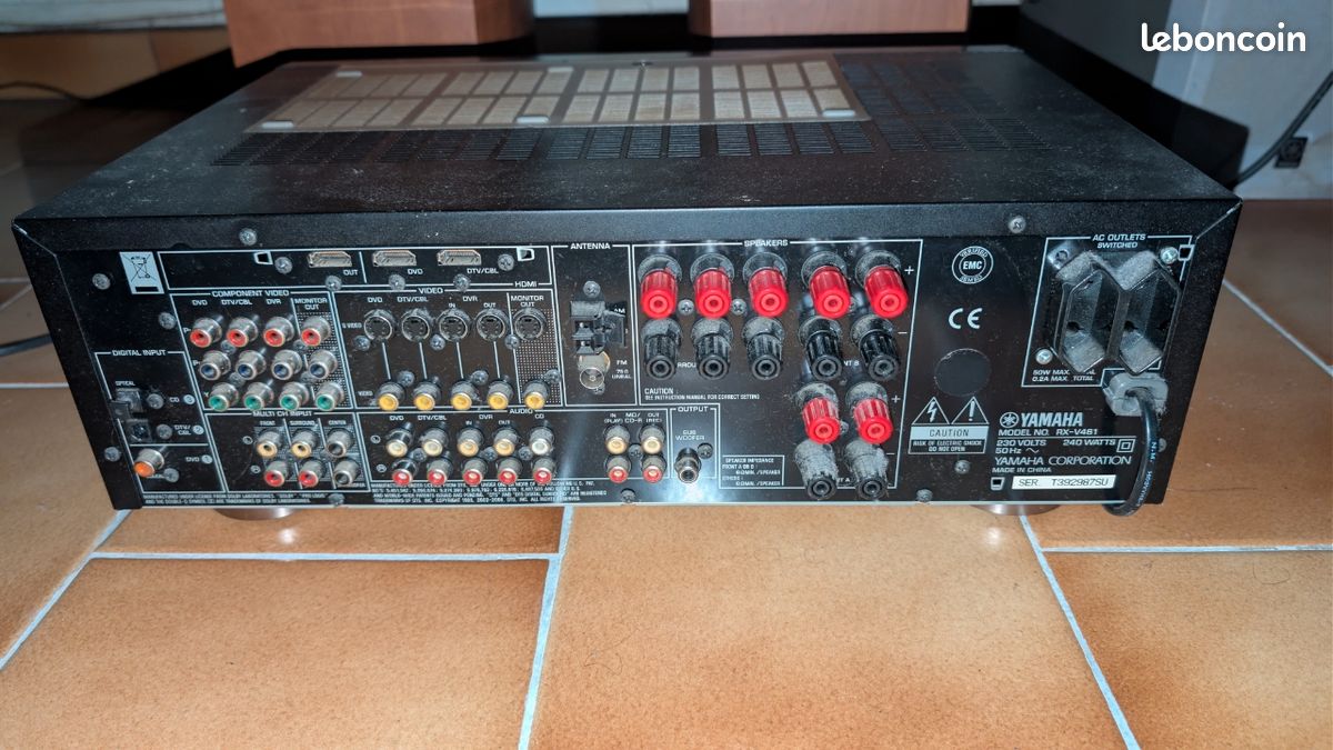 Amplificateur Home-Cinéma Yamaha RX-V461 - Pour pièces ou bricoleur (image 2)