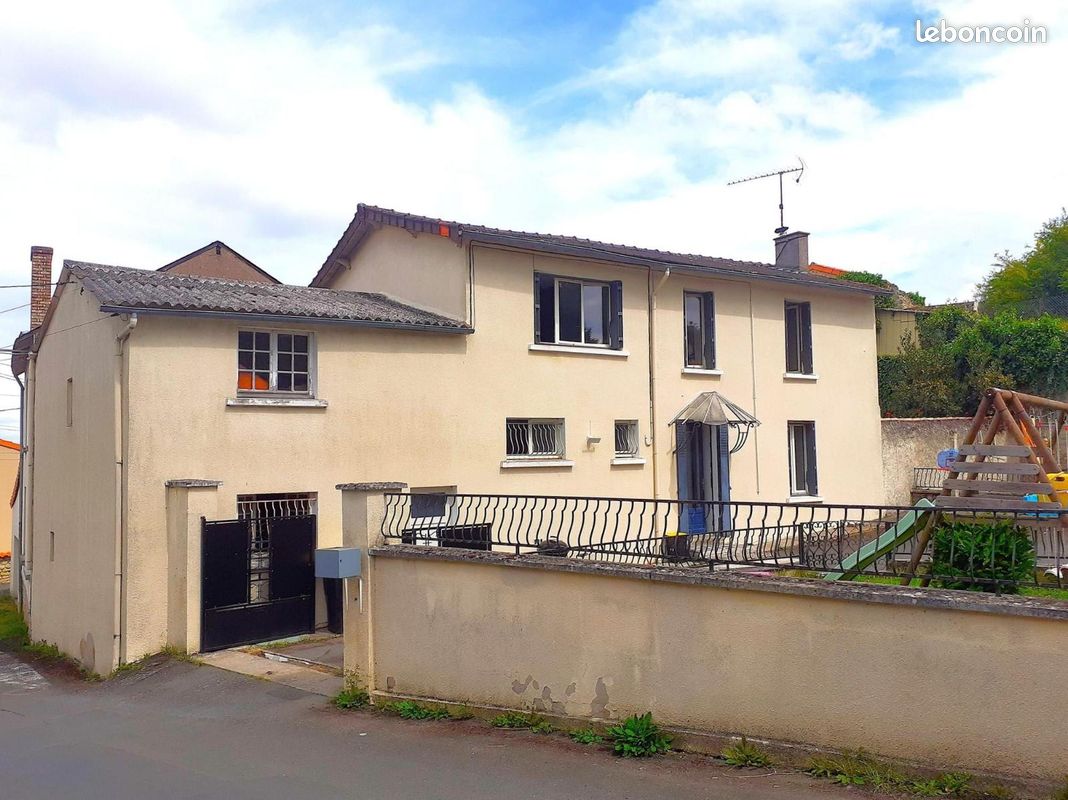 Maison 4 pièces 90 m² · à Saint-Jacques-de-Thouars · 90 m² · 117 000 €