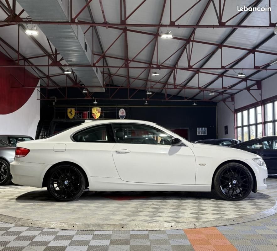 BMW Série 3 Coupé 320d 177ch Luxe BVM6 (E92) (image 8)
