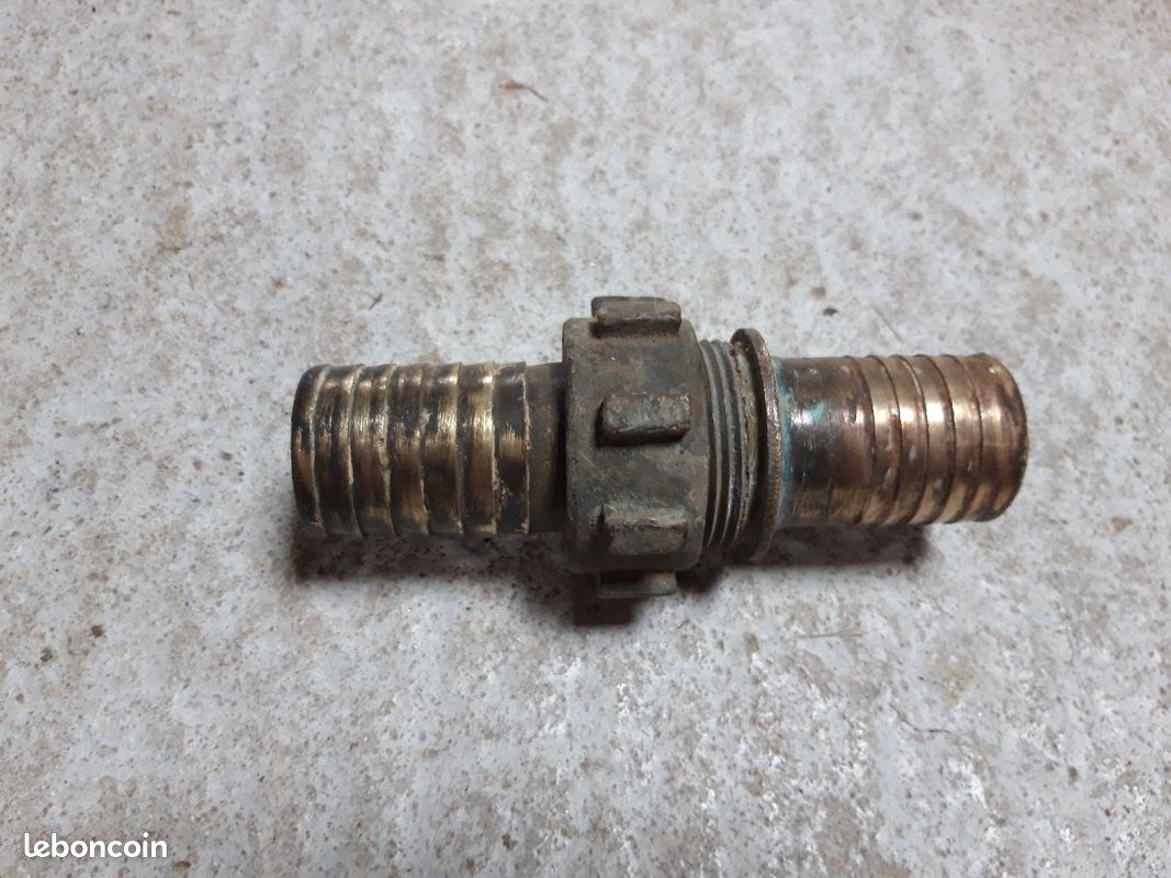 Raccord laiton tuyau refoulement diamètre 45 (image 1)