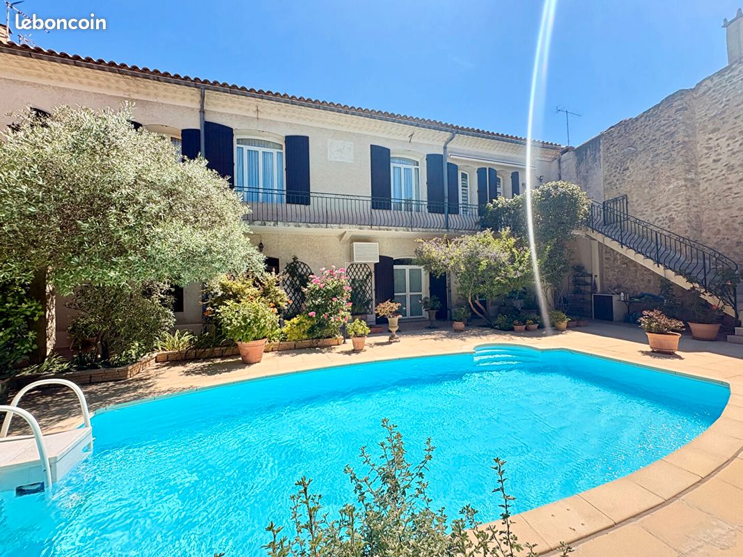 Maison 10 pièces 305 m² · à Orange · 305 m² · 550 000 €