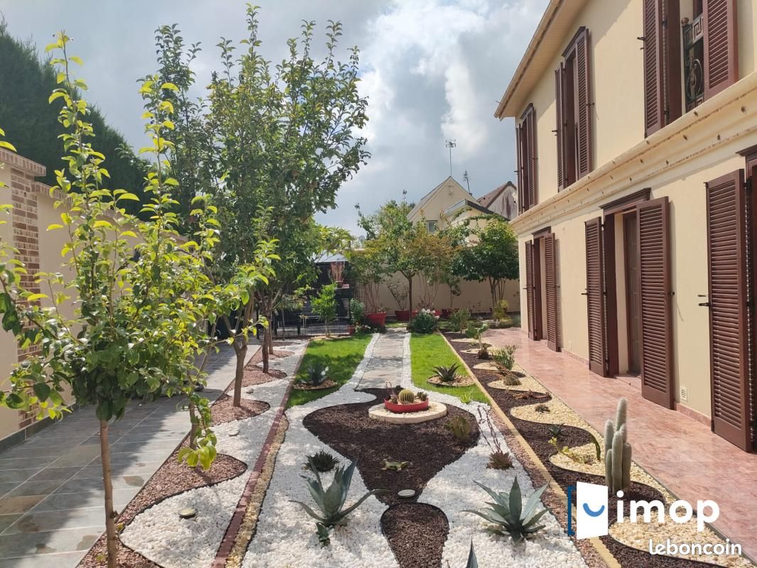 Maison 8 pièces 214 m² · au Mesnil-en-Thelle · 214 m² · 580 000 €