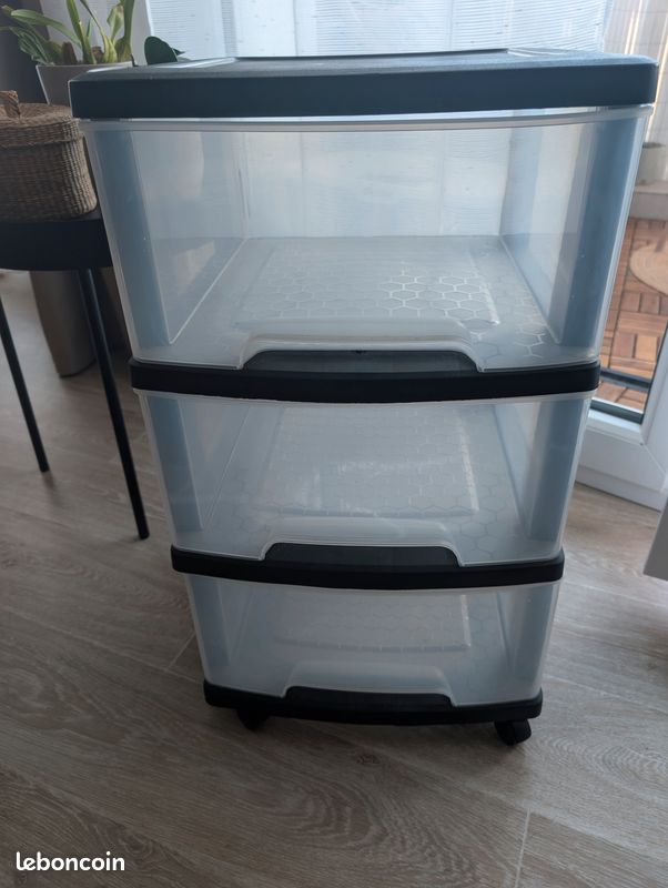 Meuble à tiroirs (image 1)