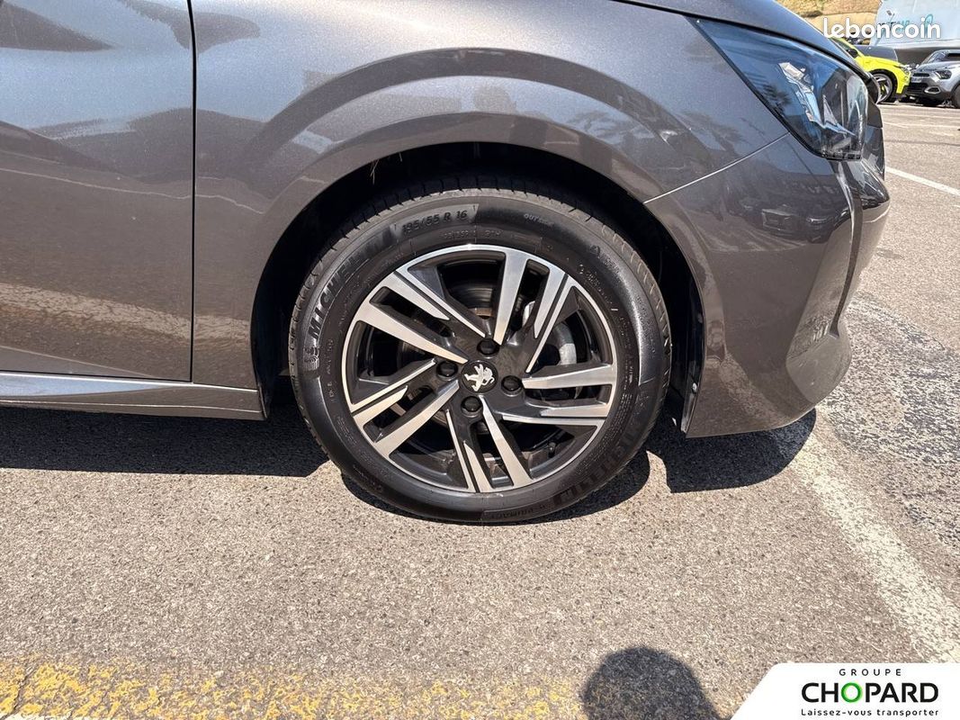 PEUGEOT 208 PureTech 100 S&S BVM6 Style (image 12)