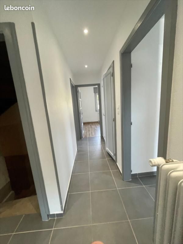 Appartement 3 pièces 90 m² · à Anould · 90 m² · 715 €/mois