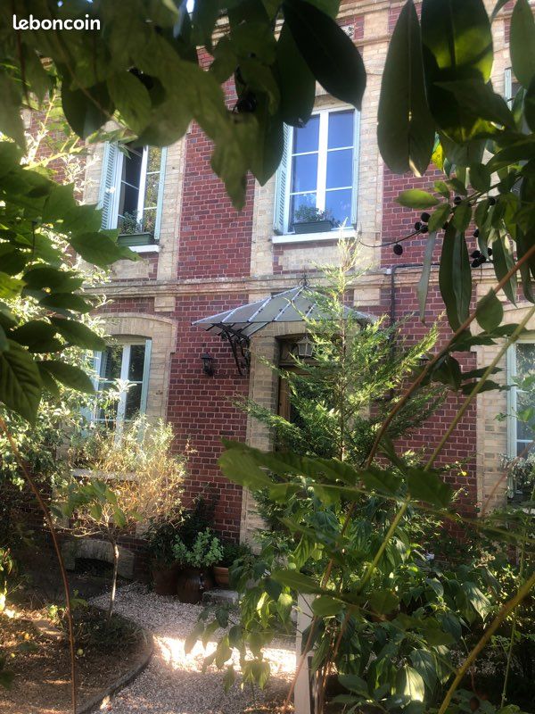 Maison 8 pièces 155 m² · à Pont-de-l'Arche · 155 m² · 330 000 €