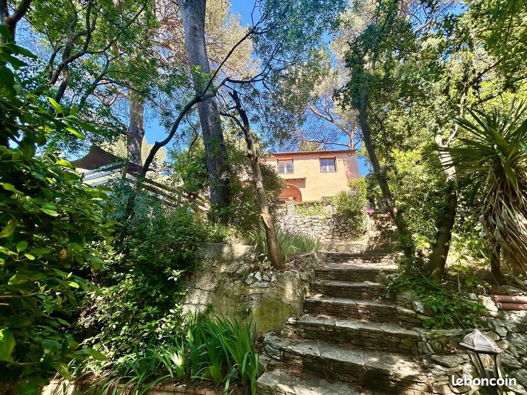 Maison 5 pièces 176 m² · à Marseille · 176 m² · 575 000 €