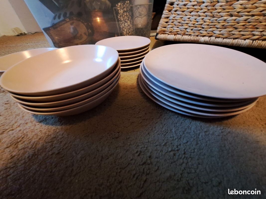 Lot assiettes rose pale (image 2)