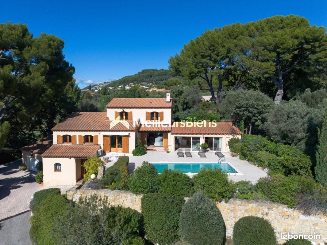 Maison 6 pièces 200 m² · à Ollioules · 200 m² · 1 050 000 €