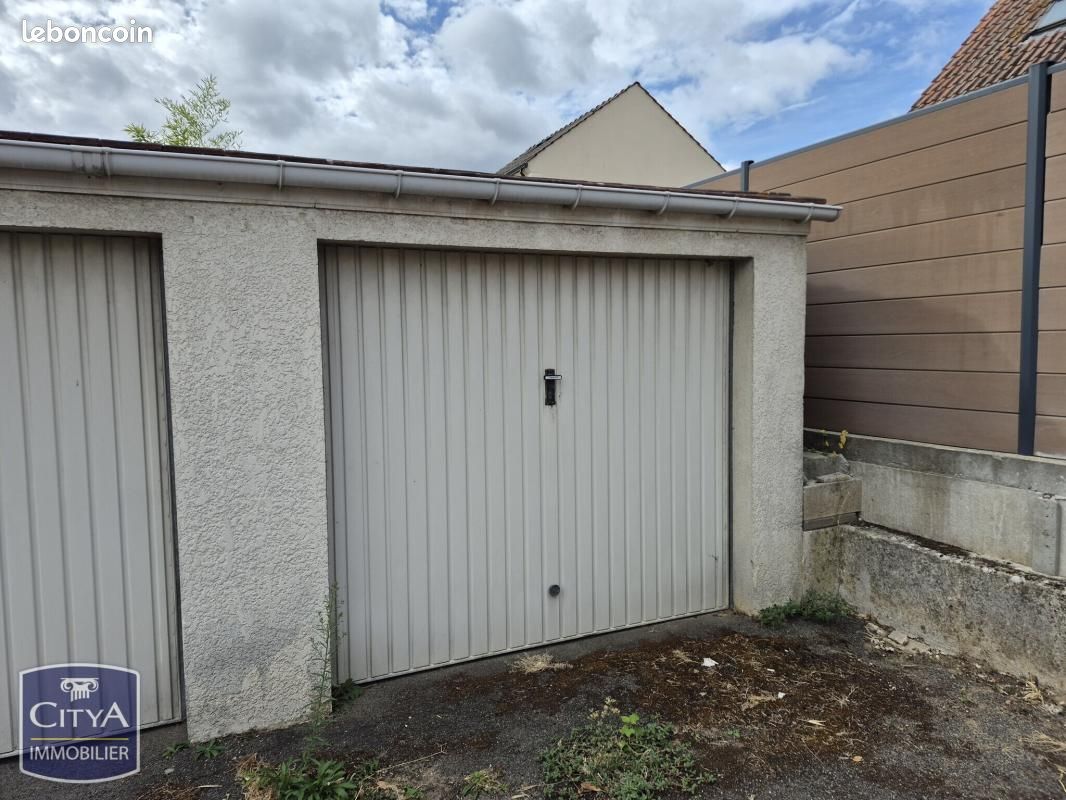 Parking Leuville Sur Orge · à Leuville-sur-Orge · 16 000 €
