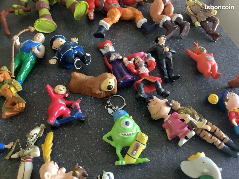 Lot de 55 personnages vintage (image 7)