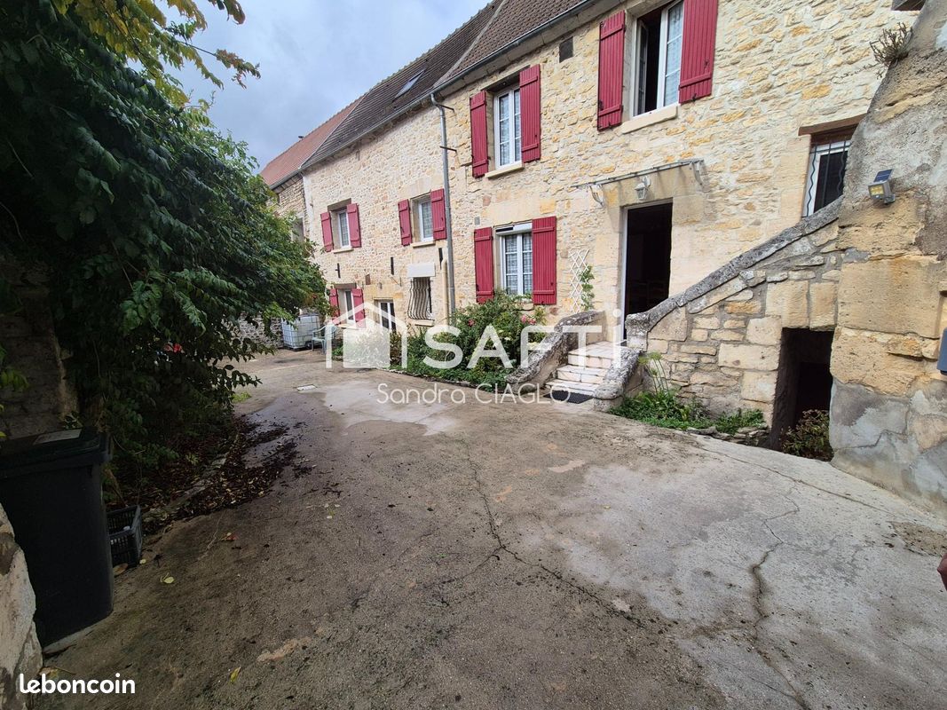 Maison 8 pièces 180 m² · à Bury · 180 m² · 260 000 €