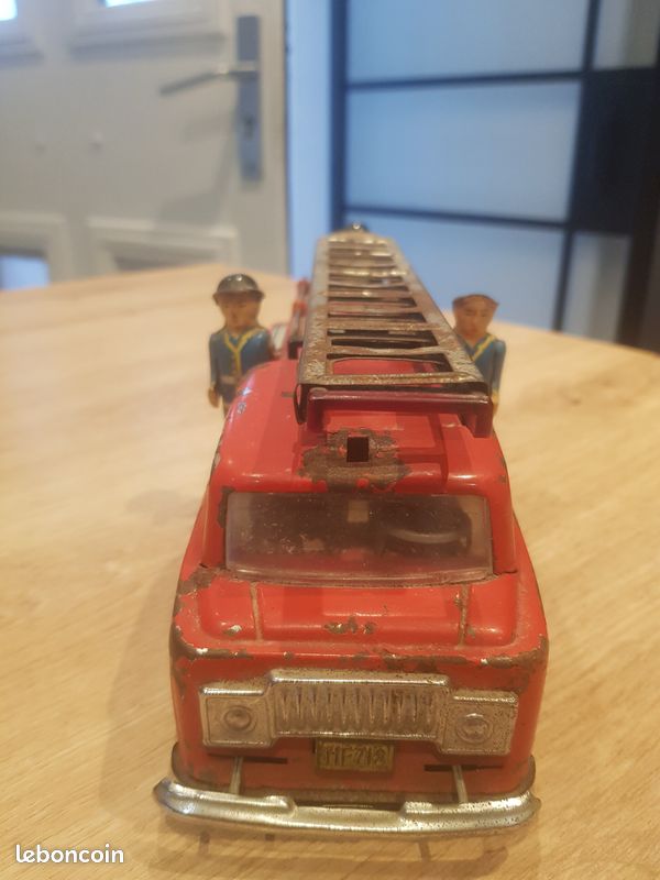 Camion Pompiers Tôle Modern Toys – Filoguidé Japon Vintage