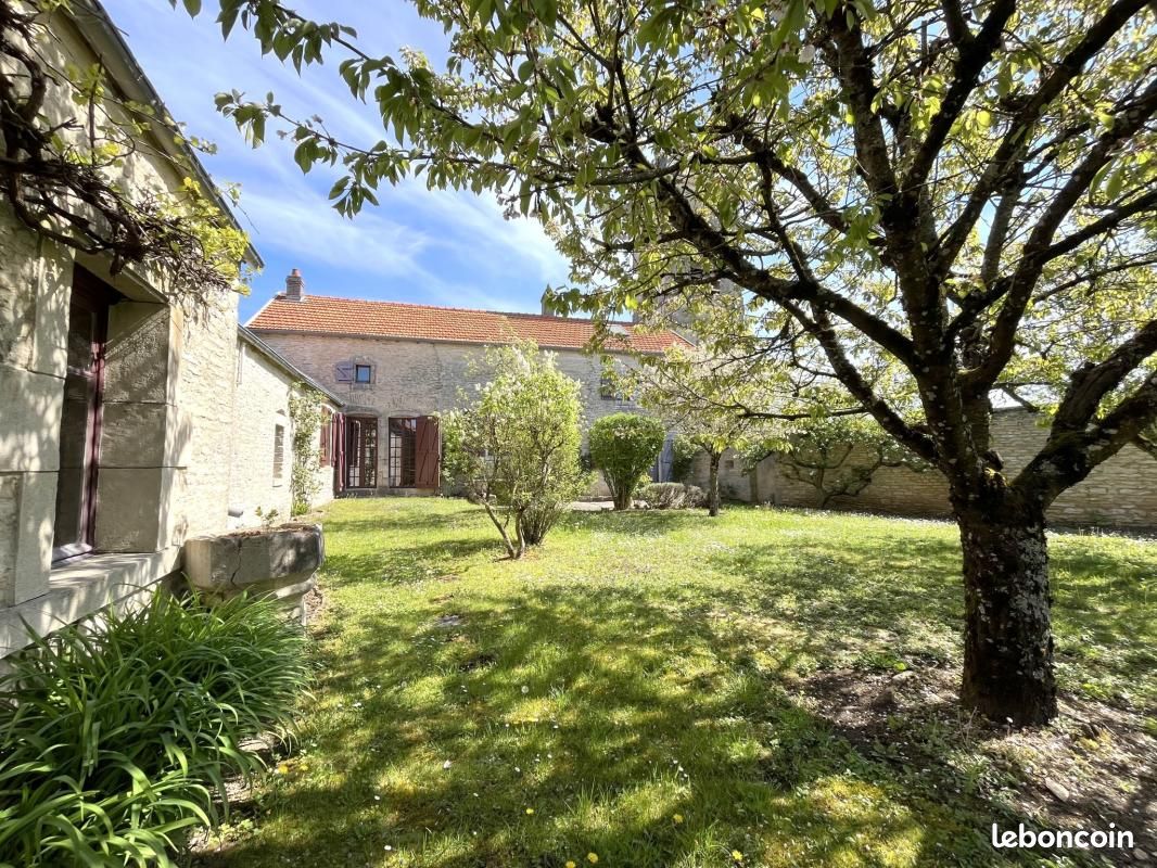 Maison 7 pièces 166 m² · à Occey · 166 m² · 330 000 €