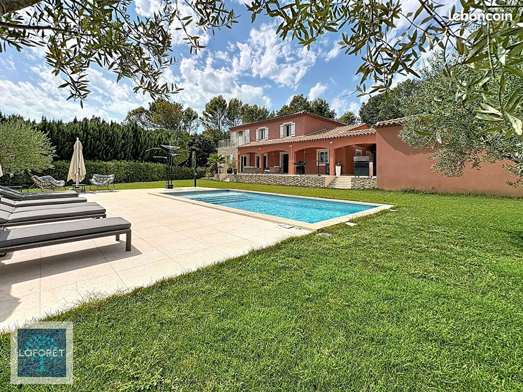 Maison 8 pièces 250 m² · à Rognes · 250 m² · 1 360 000 €