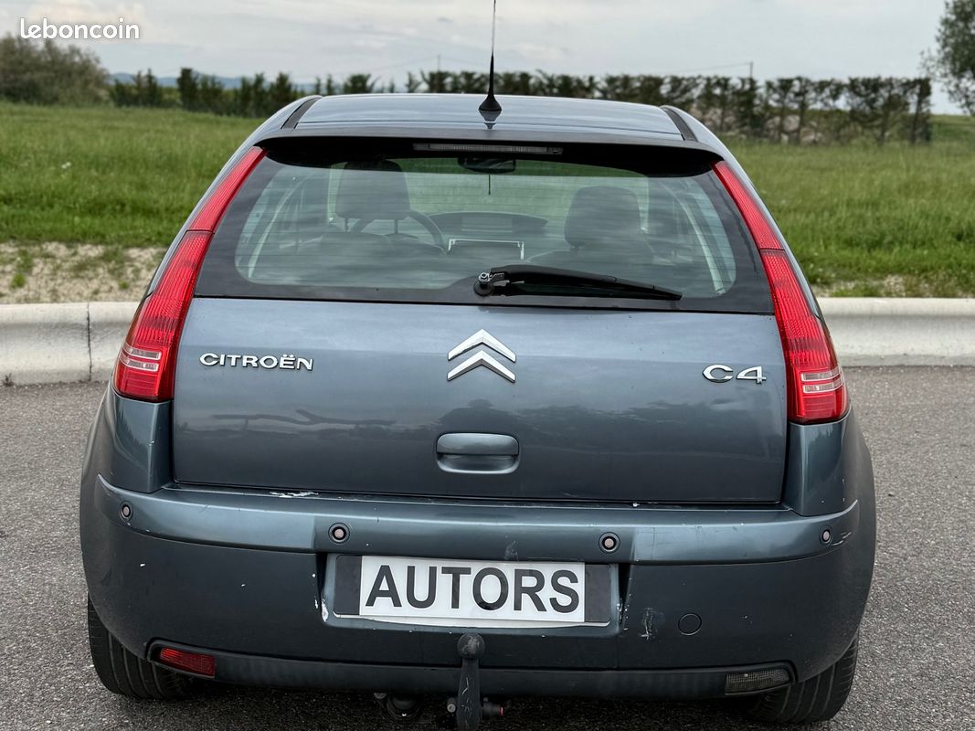 CITROEN C4 C4 HDi 110 FAP So Chic (image 8)