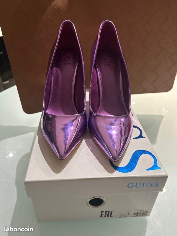 Talons Guess Carrie En Cuir Serpent Violet - Taille 7.5 US (M), Talons Aiguilles, Neufs Avec étiquettes