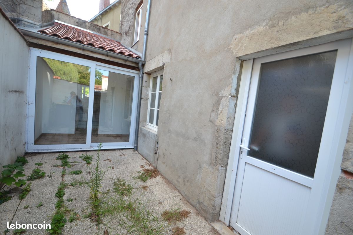 Appartement 1 pièce 40 m² · à Chantelle · 40 m² · 295 €/mois