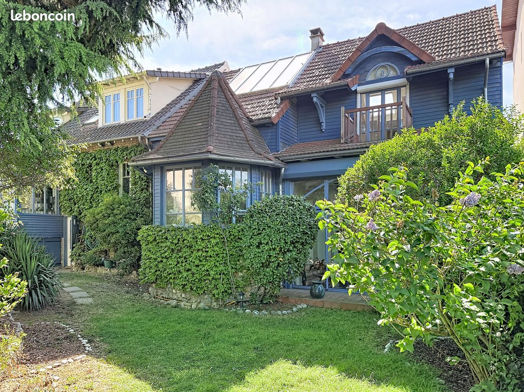 Maison 10 pièces 236 m² · à Colombes · 236 m² · 1 580 000 €