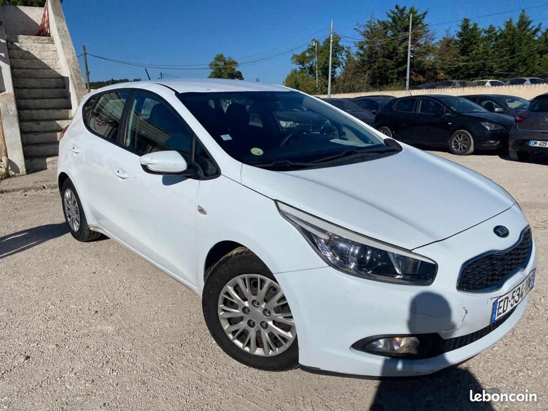 Kia Cee'd CEE-D 2 1.4 CRDI - 16V TURBO (image 3)