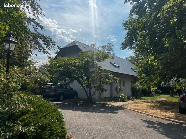 Maison 7 pièces 164 m² · à La Motte-Servolex · 164 m² · 2 600 €/mois