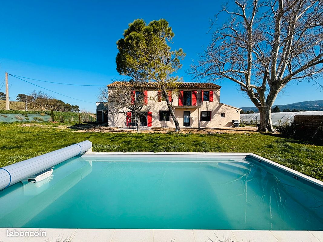 Maison 6 pièces 164 m² · à L'Isle-sur-la-Sorgue · 164 m² · 545 000 €
