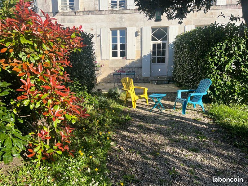 Appartement 3 pièces 71 m² · à Saintes · 71 m² · 830 €