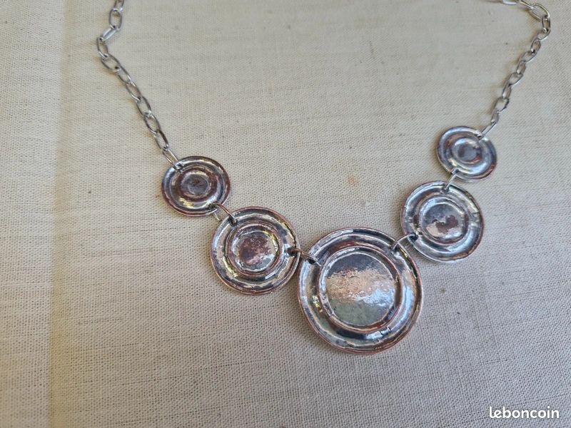 Collier Ras Du Cou Vintage Blanc - Ancien Stock D'usine - Fermoir - Neuf Sans Emballage