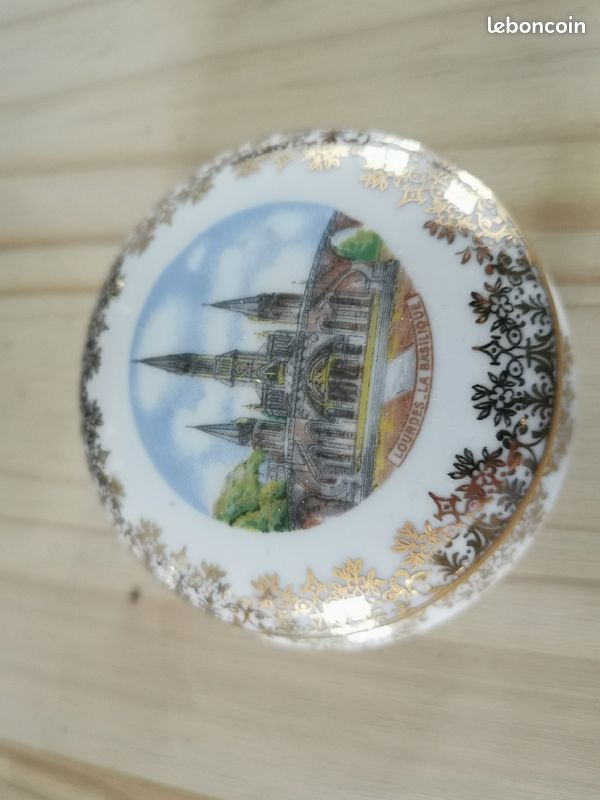 Boîte porcelaine (Lourdes) (image 1)